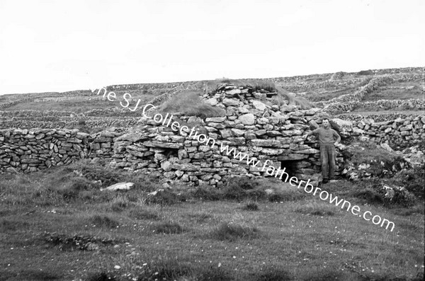 THE SEVEN CHURCHES (B) TEAMPUL A PHUILL  DUN ONAGHT  CROSS FRAGMENTS ARRANGED BY MISS STOKES  CLOGHAUN NA CARRAIGHE  CORNAU NEAR KILRONAN